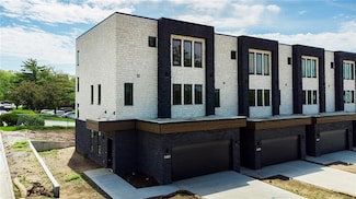 2714 Fleur Dr Unit 11, Des Moines, IA 50321