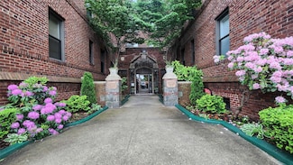 167-10 Crocheron Ave Unit 2N, Flushing, NY 11358