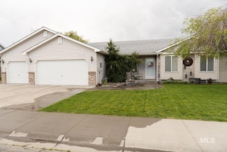 1181 NW Pintail St, Mountain Home, ID 83647
