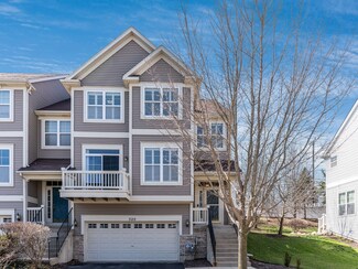 322 Hickory Ln, South Elgin, IL 60177