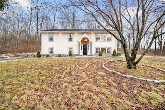 15 Cobblestone Ln, Cortlandt Manor, NY 10567