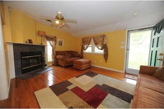 1560 Meridian St, Fall River, MA 02720