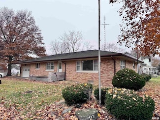 497 Walnut St, Bushnell, IL 61422