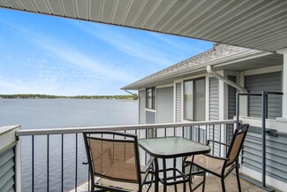 400 Lakeview Ct Unit 37F, Spring Lake, MI 49456