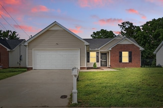 2717 Cayuga Dr, Murfreesboro, TN 37130