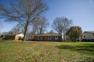 2735 Johnny Reb Ln, Charlotte, NC 28273