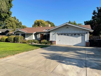 745 W Cambridge Ave, Visalia, CA 93277