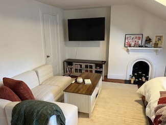 107 Charles St Unit 5, Boston, MA 02114