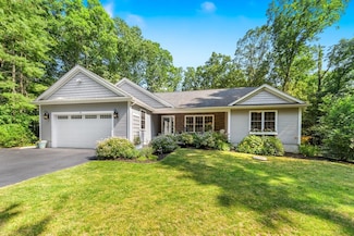 16 Lochmont Dr, North Attleboro, MA 02760