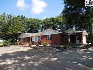 1057 Cherokee Rd, Inman, KS 67546