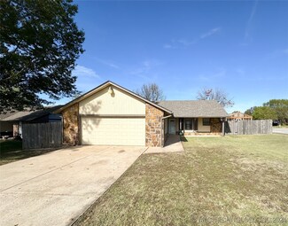 12019 E 28th St, Tulsa, OK 74129