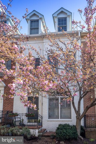 2406 13th Ct N, Arlington, VA 22201