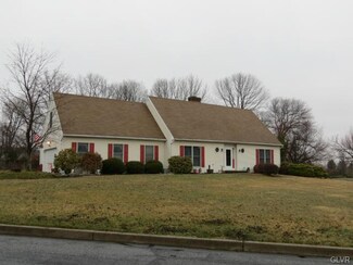 216 Fence Row Dr, Nazareth, PA 18064