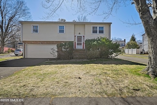 12 Griffith Rd, Riverside, CT 06878
