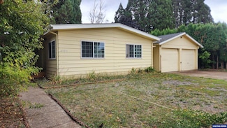2334 Greentree Ct NE, Salem, OR 97305