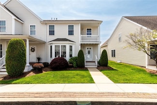 126 Boylston Dr, Cranston, RI 02921