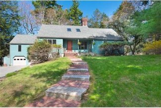 17 Moonpenny Dr, Boxford, MA 01921