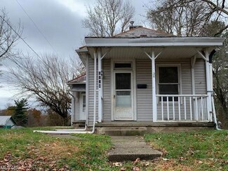 1134 Blandy Ave, Zanesville, OH 43701