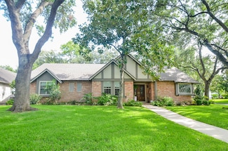 3015 Bainbridge Ct, Sugar Land, TX 77478