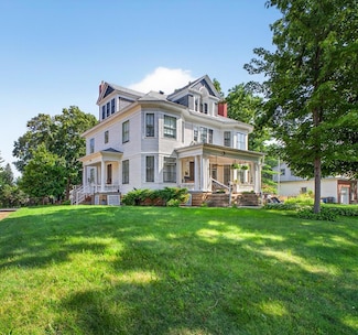 358 E Main St, Owatonna, MN 55060