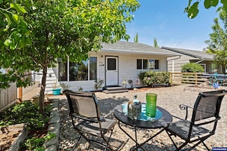 1935 16th St NE, Salem, OR 97301