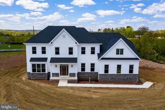 3 Silvers Ct, Pennington, NJ 08534