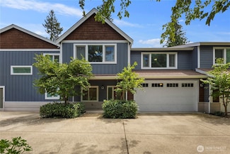 10407 NE 17th St, Bellevue, WA 98004