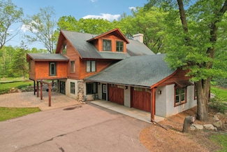 9590 Woodhill Blvd, Lakeville, MN 55044