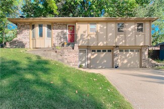 5504 NW Seminole Dr, Kansas City, MO 64152