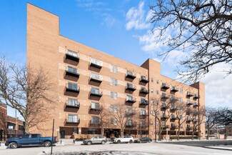 1000 E 53rd St Unit 320S, Chicago, IL 60615