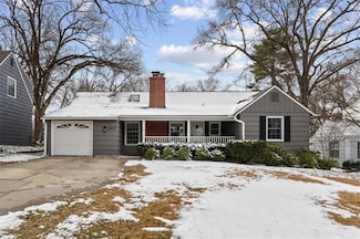 2917 W 73rd St, Prairie Village, KS 66208