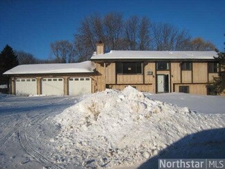6040 6040 Cajed Ln, Shorewood, MN 55331