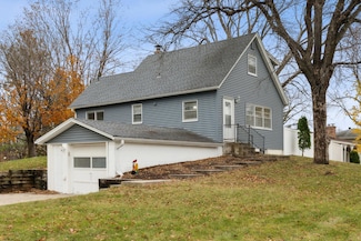 204 W 77th St, Chanhassen, MN 55317