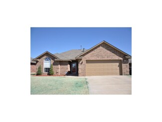 1701 Queensbury Rd, Moore, OK 73160