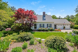 290 Cotuit Bay Dr, Cotuit, MA 02635