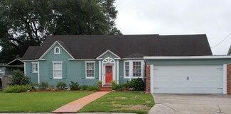 305 2nd St, Abbeville, LA 70510