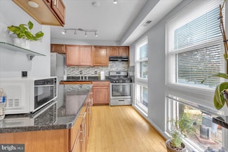2380 Sun Valley Cir Unit 2, Silver Spring, MD 20906