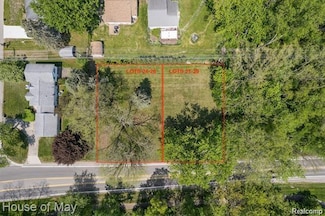 000 Pontiac Trail, West Bloomfield Township, MI 48323