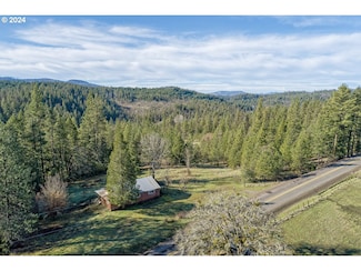 2526 Cobleigh Rd, Eagle Point, OR 97524