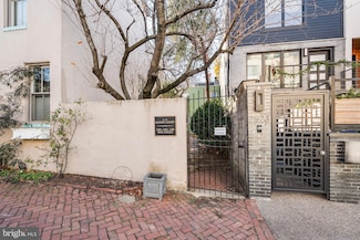 4 Rainey Ct, Philadelphia, PA 19103