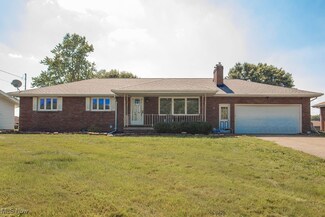 456 Sycamore Dr, Campbell, OH 44405