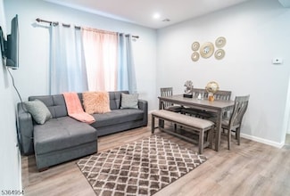 135 Fabyan Place, Newark, NJ 07112