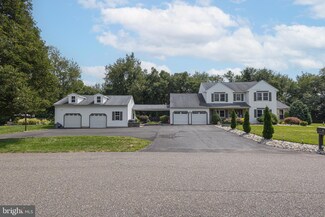 8 Kings Ct, Swedesboro, NJ 08085