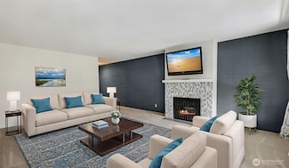 11021 Glen Acres Dr S Unit B, Seattle, WA 98168