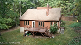 56 Knollwood Dr, Valatie, NY 12184