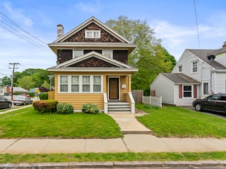 245 Ledyard St, New London, CT 06320