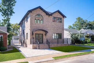 23-24 128th St, Flushing, NY 11356