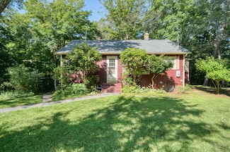 46 Mulberry Rd, Mansfield Center, CT 06250