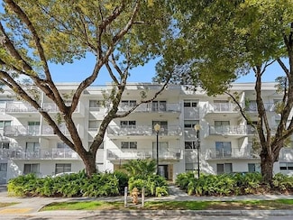 445 SW 11 St Unit 401, Miami, FL 33