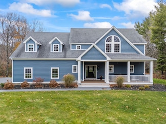 18 Victoria Ln, Windham, ME 04062